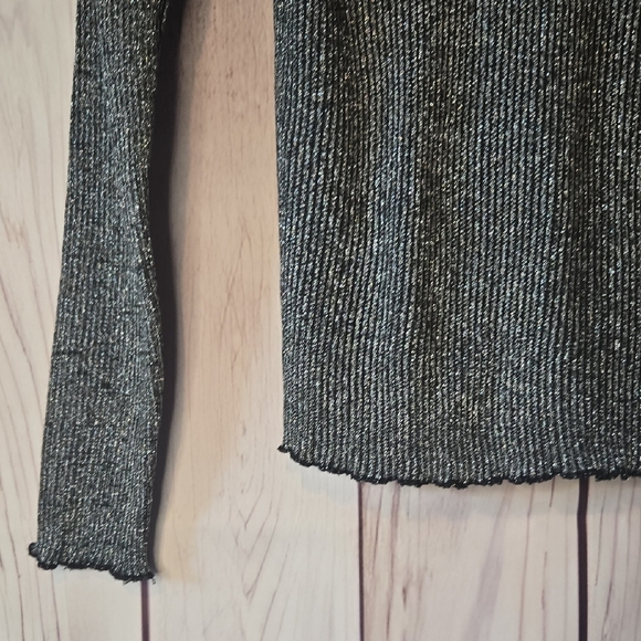 Almost Famous Silver Metallic Black Ribbed Mock Neck Sweater Size Large - Picture 5 of 9